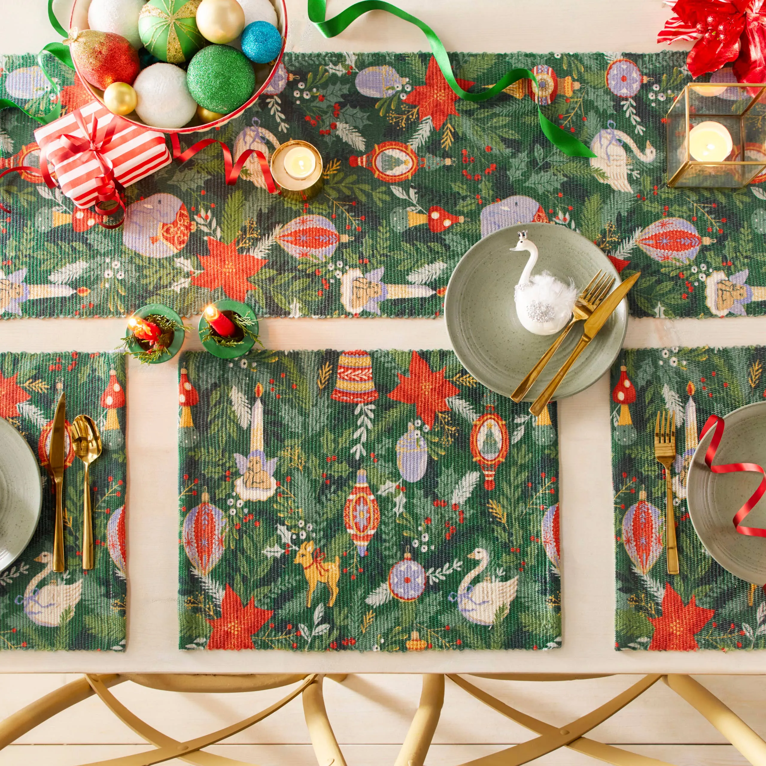 Riva Home - Deck The Halls Table Runner Green