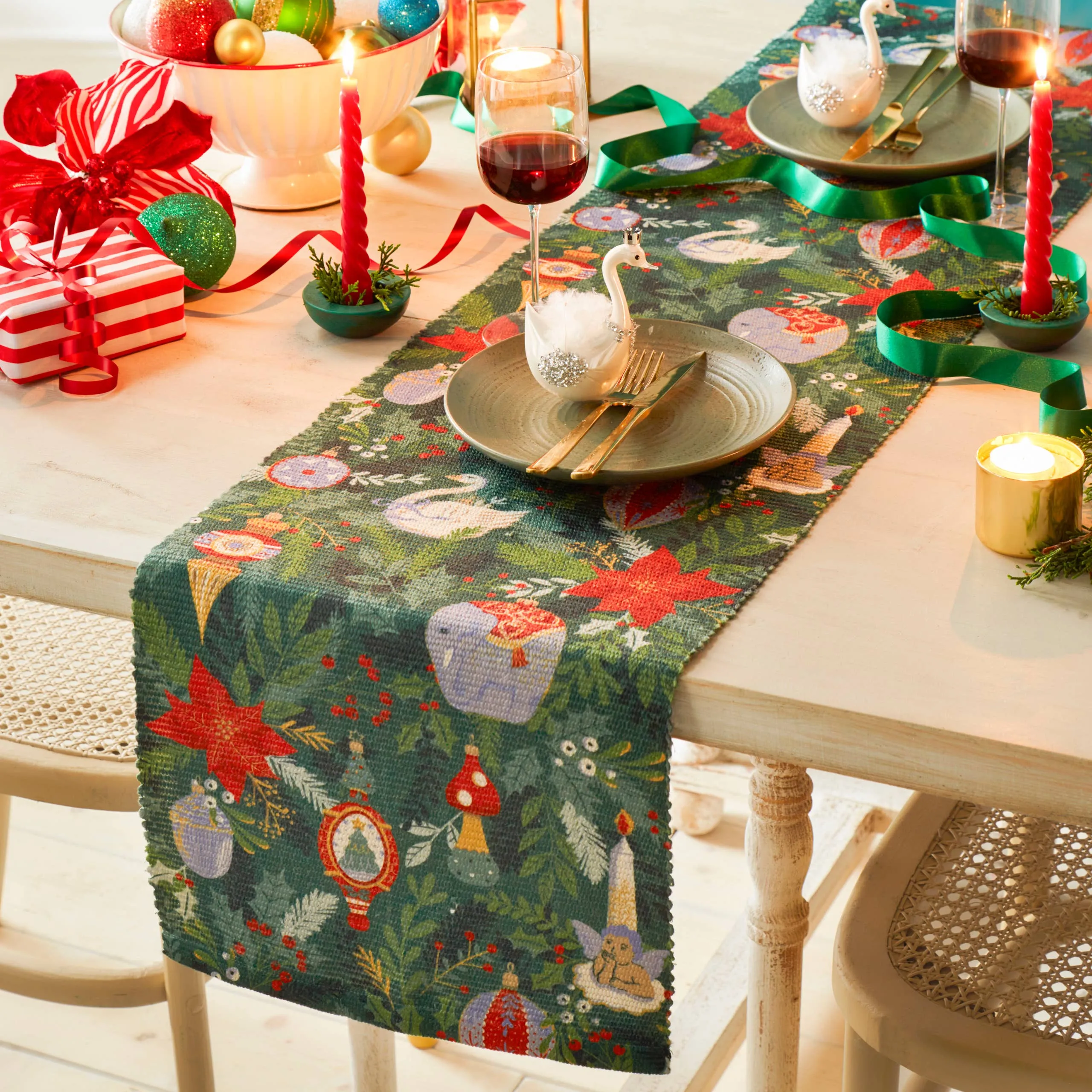 Riva Home - Deck The Halls Table Runner Green