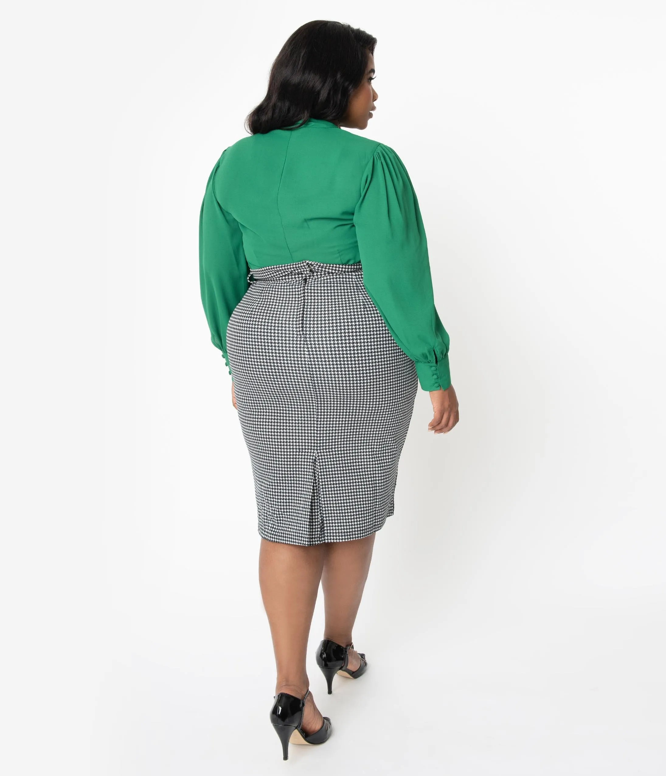 Unique Vintage Plus Size 1960s Black & White Houndstooth High Waist Marcia Wiggle Skirt